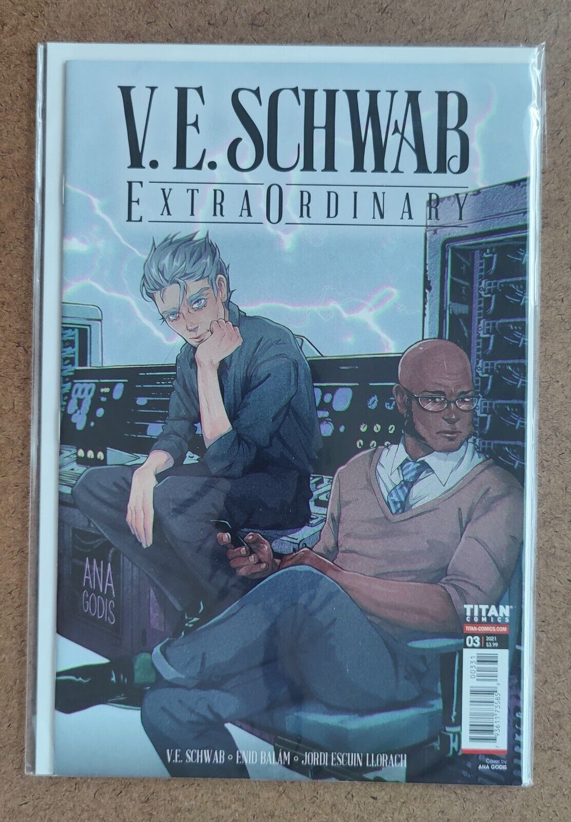 V.E. Schwabs Extraordinary  #3C Titan Books 2021