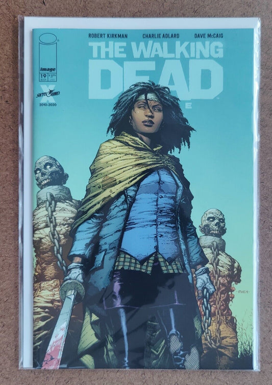 The Walking Dead Deluxe  #19A Image Regular David Finch & Dave McCaig Cover 2021